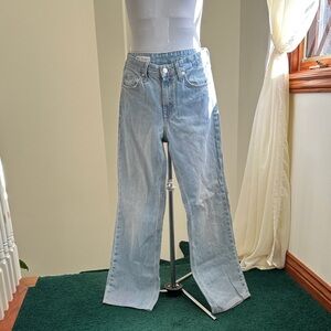 Zara Women's Straight Leg Jeans in Light Blue